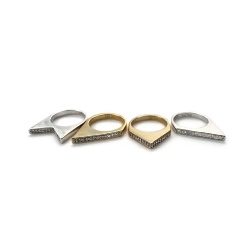 ASYMMETRICAL STACKABLE FOUR RING SET
NWT NOIR JEWELRY size 7 - Picture 3 of 3